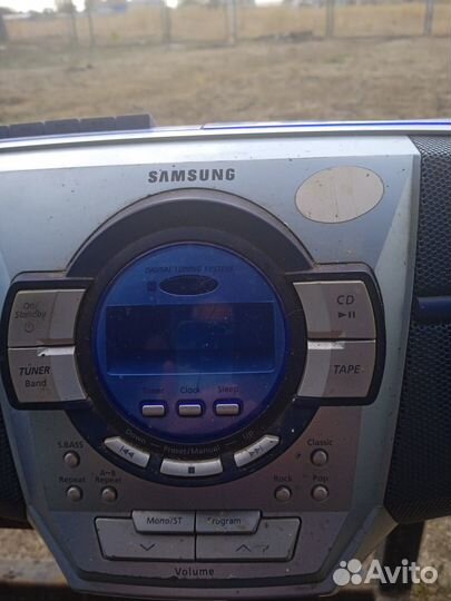 Магнитофон,с пультом управления