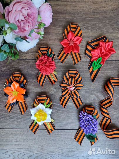 Брошь-значок из георгиевской ленты