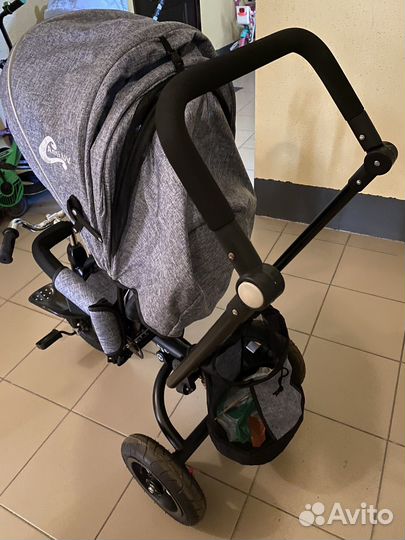 Детский велосипед с ручкой