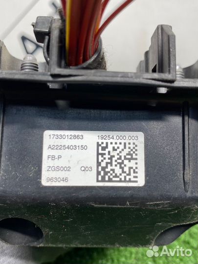 Блок предохранителей передний Mercedes-Benz