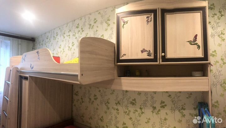 Двухъярусная кровать со шкафом