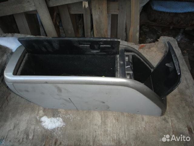 Бардачок между сиденьями toyota OPA ZCT10 1zzfe