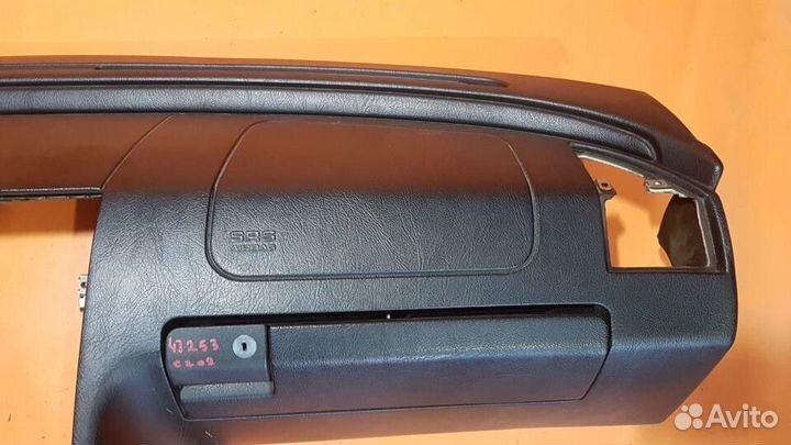 Панель торпеда на Mercedes W202 C-class