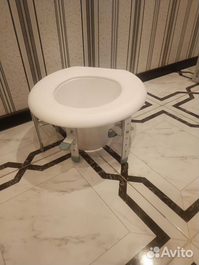 Стул, подставка на унитаз