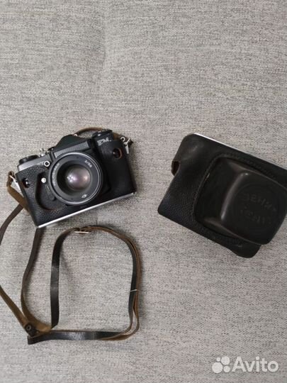 Фотоаппарат Зенит EM с объективом Гелиос 44М 2/58