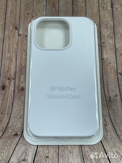 Чехол накладка для iPhone 15 Pro Белый