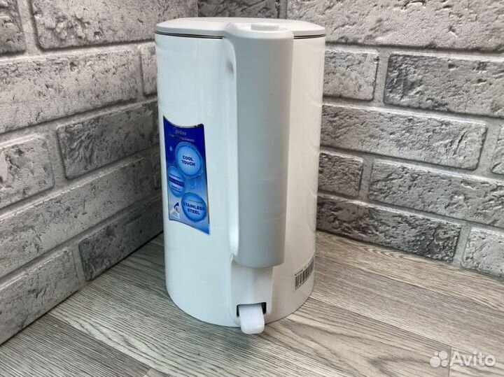 Чайник электрический Midea MK-8082 1.7л Белый