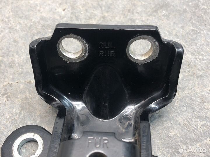 Петля зад прав верх Genesis 2