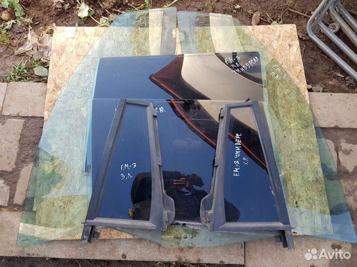 Стекло двери Ford Mondeo 3 универсал