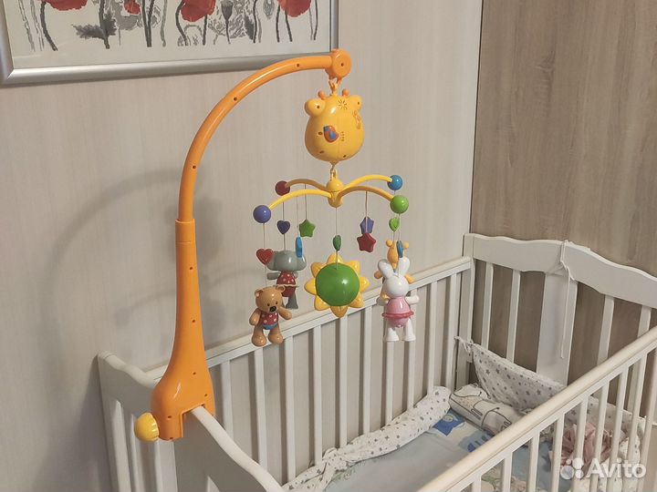 Мобиль на кроватку Жирафики