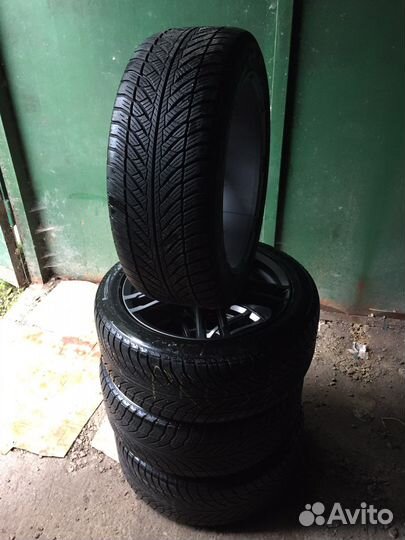 Goodyear UltraGrip 8 245/45 R18