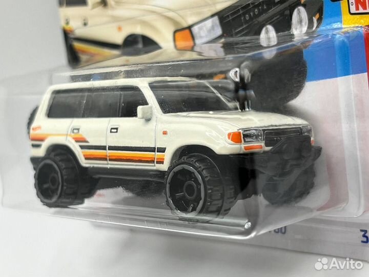 Hot Wheels Toyota Land Cruiser (Бежевый)