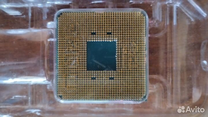 Процессор AMD Ryzen 3 2200G