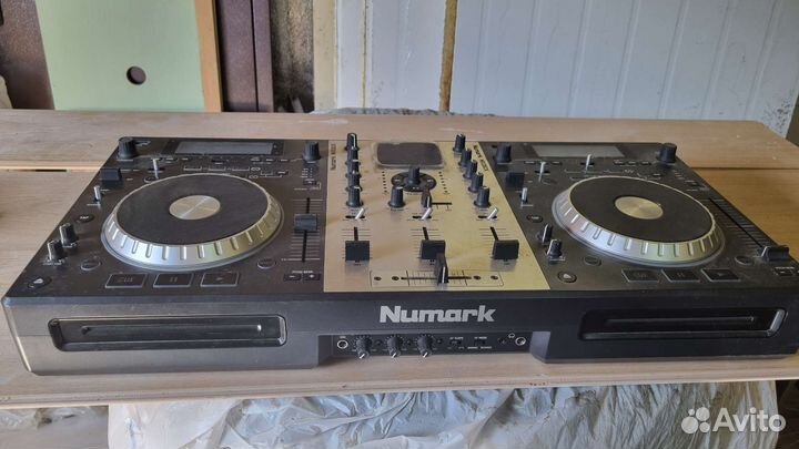 Dj контроллер Numark