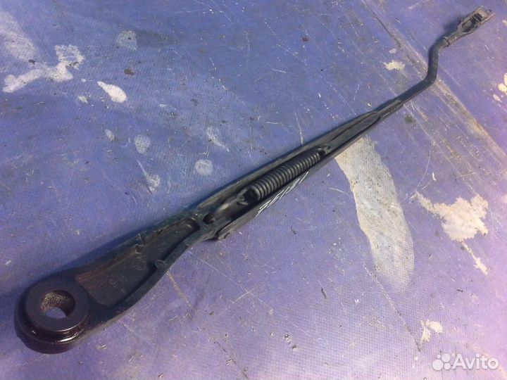 Поводок стеклоочистителя передний левый Chevrolet