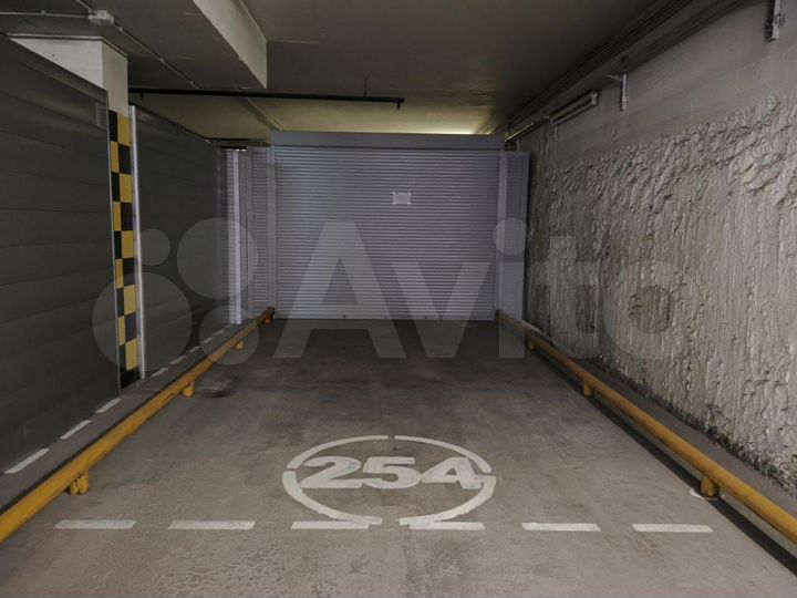 Машиноместо, 30 м²