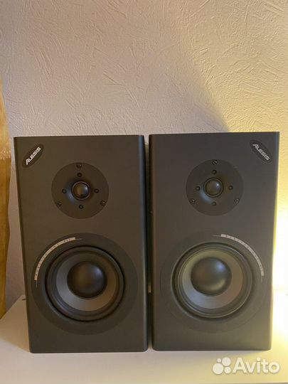Студийные мониторы Alesis Monitor One MII M2