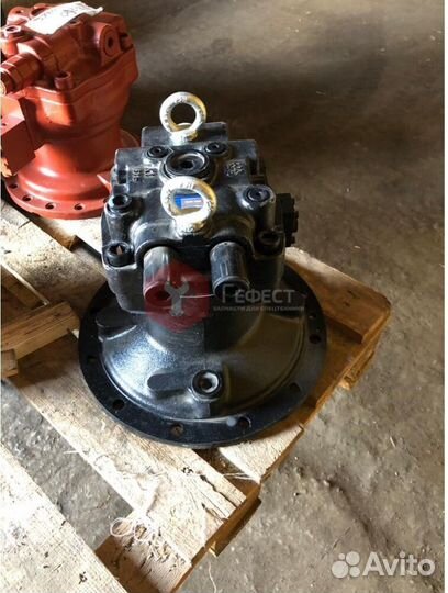 Гидромотор редуктора поворота JCB JS240