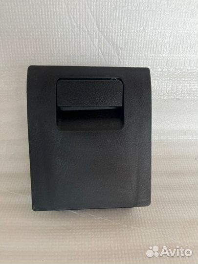 Бардачок левый Тoyota Camry V70/V75 2018-2023