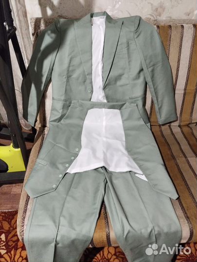 Костюм