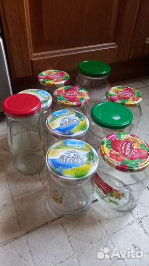 Банка стеклянная, много