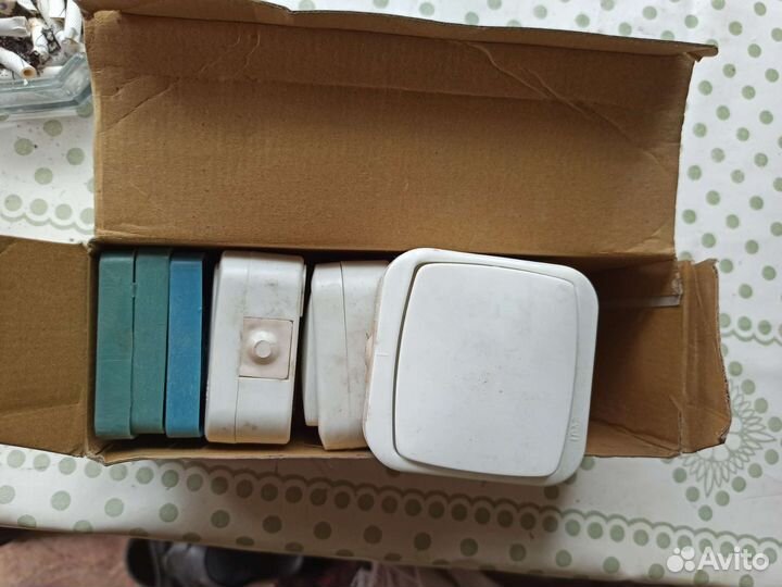 Наружные распределительные коробки и выключатели