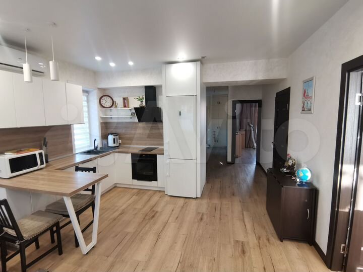 3-к. квартира, 83 м², 1/2 эт.