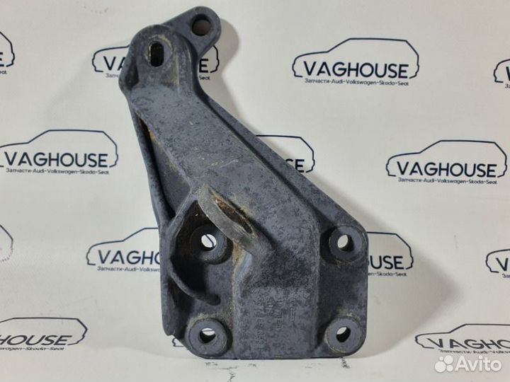 Кронштейн кпп левый Volkswagen Passat B3 315 1990