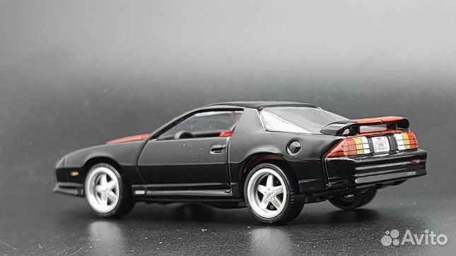 Auto World 1992 Chevy Camaro Z28