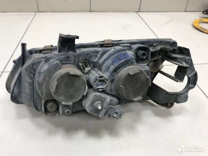 Фара правая Nissan Almera