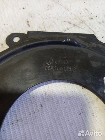 Защитный кожух ремня Volkswagen Passat B5 1 1999