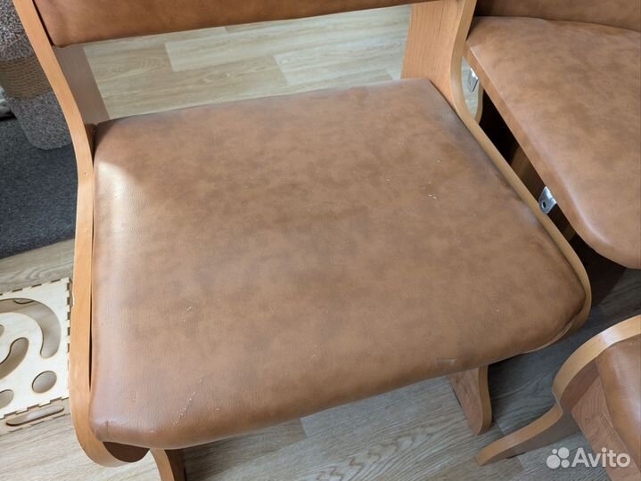 Кухонный мягкий уголок