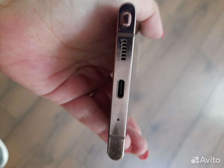 Телефон Samsung