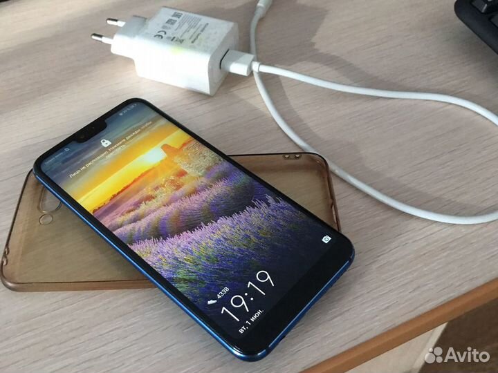 HONOR 10, 4/128 ГБ