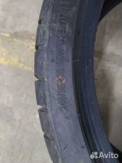 Triangle Snowlink PL02 245/35 R20 95W