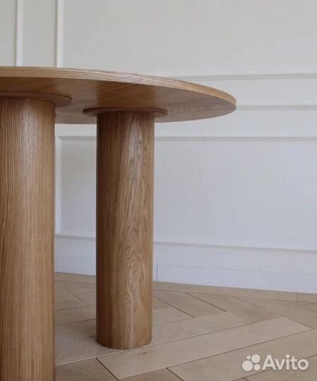 Обеденный стол