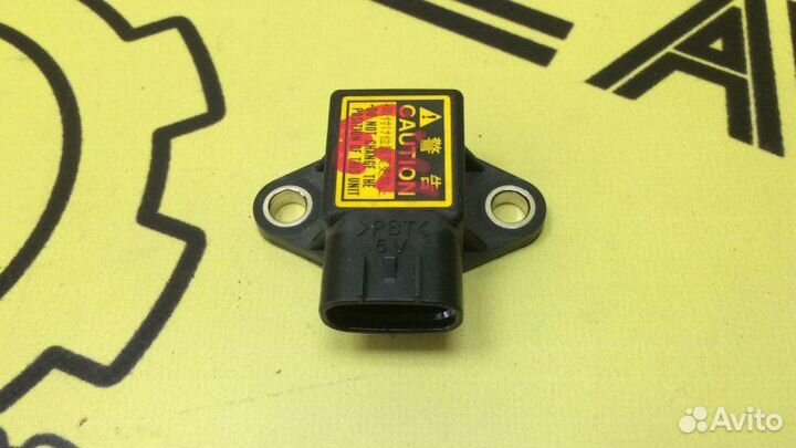 Датчик замедления Toyota Rav4 ACA21 1azfse 02.2001