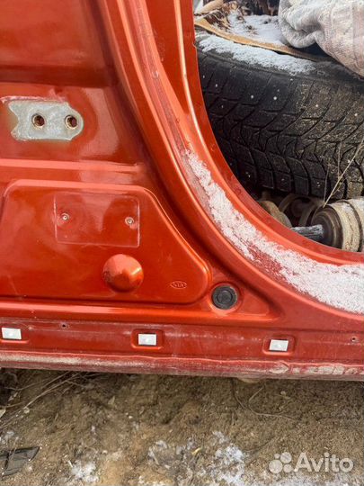 Центральная стойка кузова правая Kia Sportage 3 SL