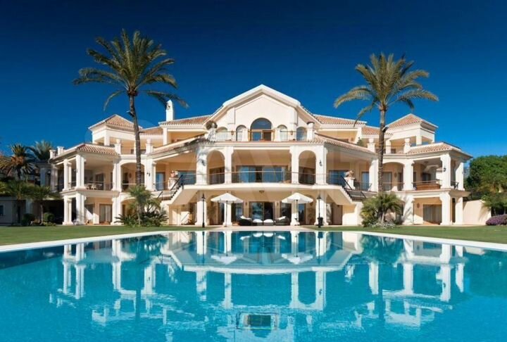 Коттедж 900 м² на участке 25 сот.