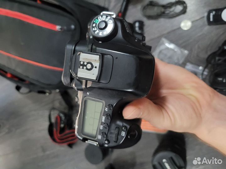 Зеркальный фотоаппарат canon 80D
