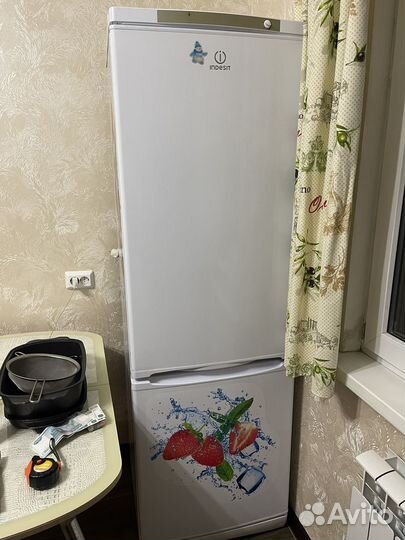 Холодильник Indesit
