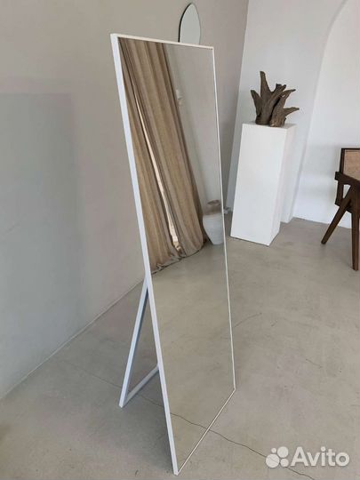 Гримерное зеркало с ножкой от производителя