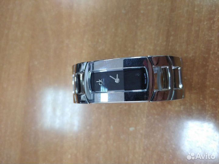 Часы женские оригинал новые