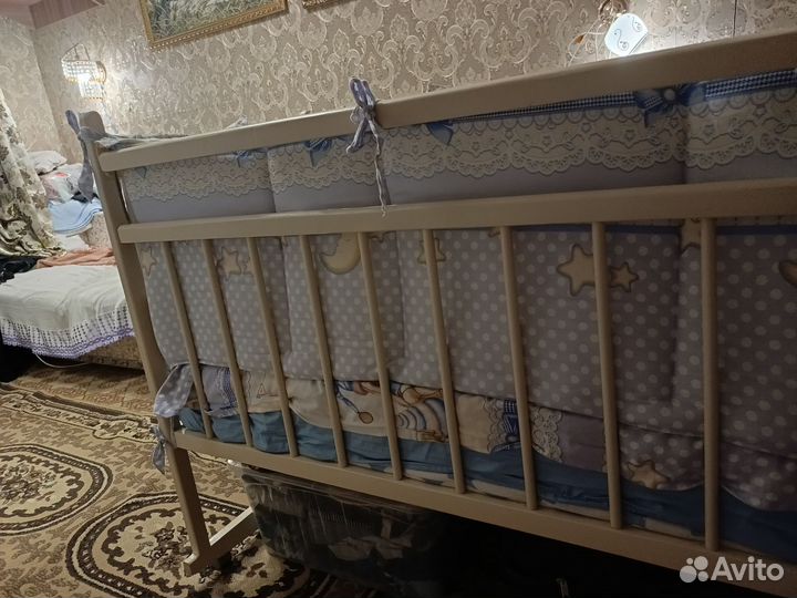 Детская кроватка