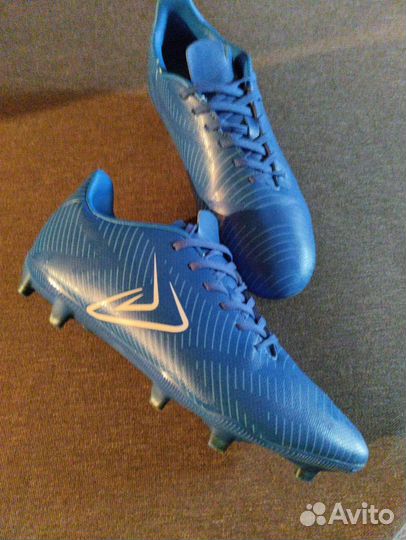 Бутсы футбольные 39 размер
