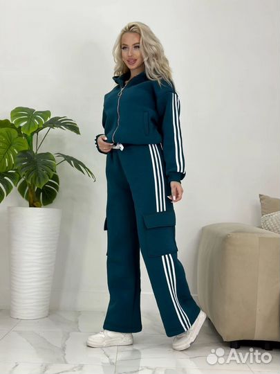 Спортивный костюм женский