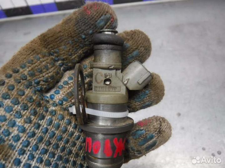 Форсунка Mitsubishi Pajero 3 6G74 2001