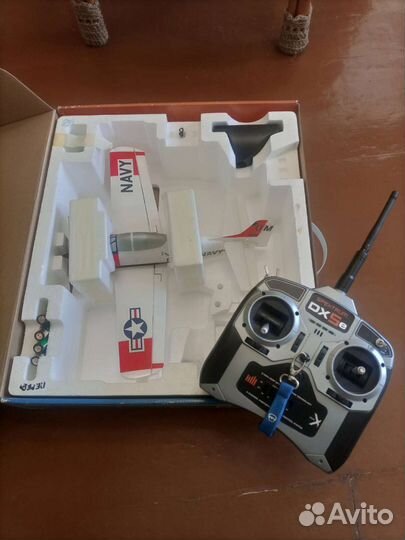 Радиоуправляемый самолёт и передатчик Spectrum