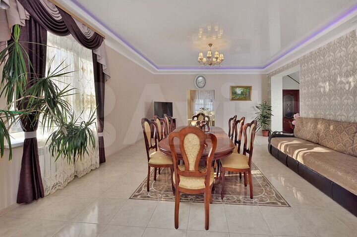 Дом 200 м² на участке 8 сот.