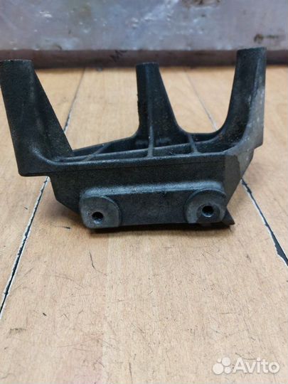 Кронштейн двигателя Opel Corsa C Z12XEP 2005